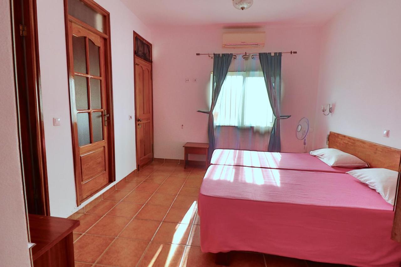 Residencial Che Guevara Bed & Breakfast 민델로 외부 사진