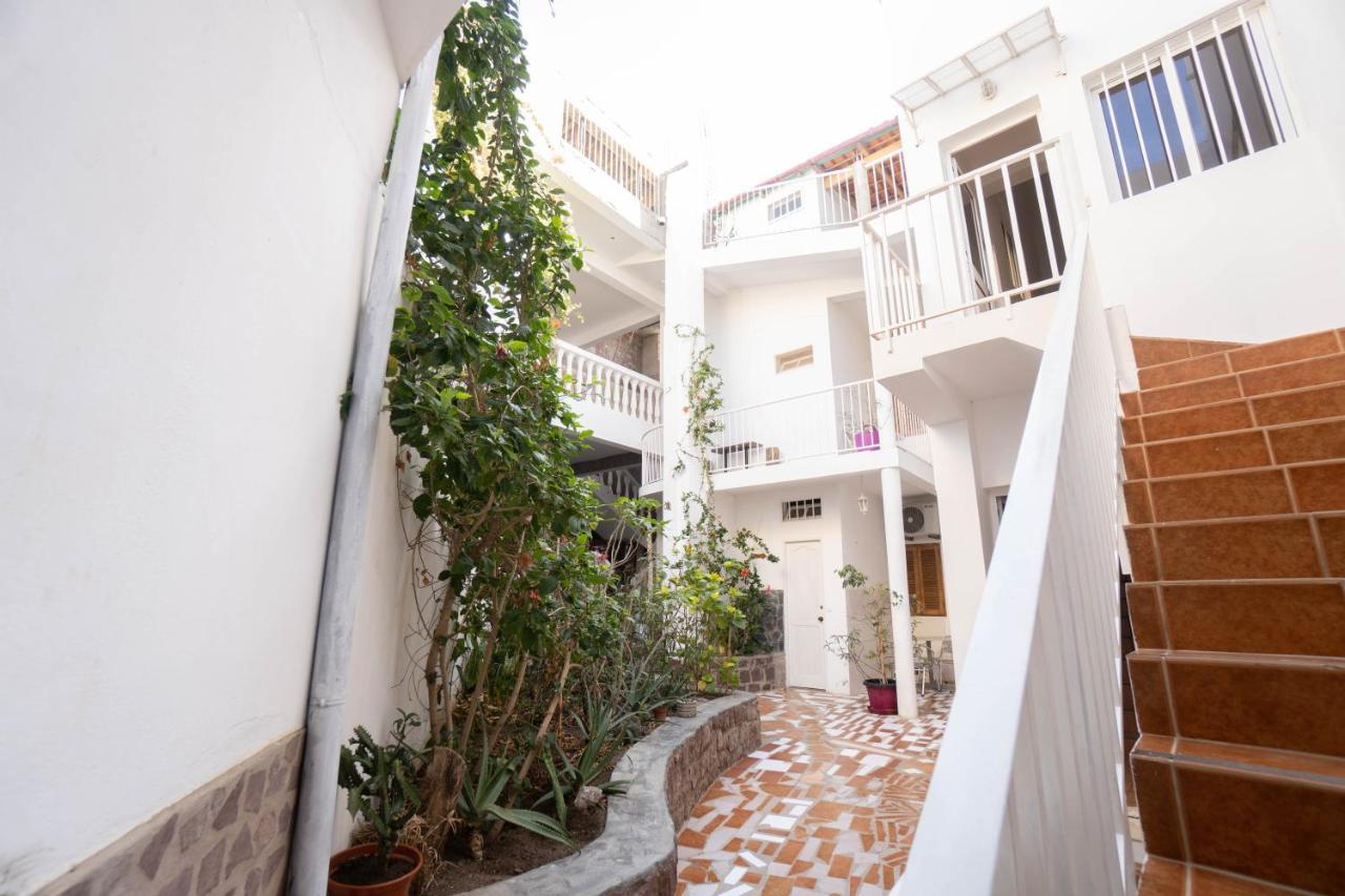 Residencial Che Guevara Bed & Breakfast 민델로 외부 사진