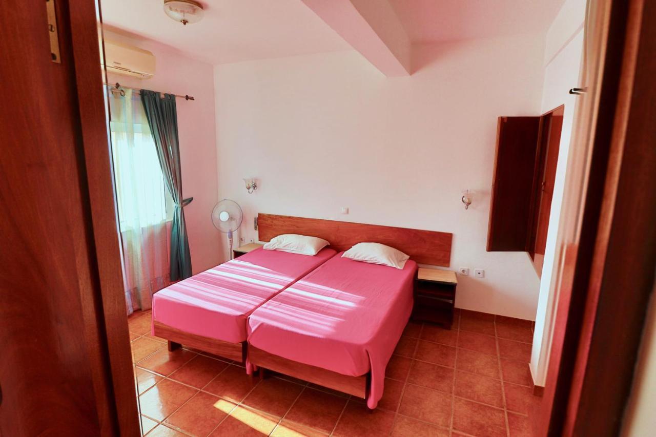 Residencial Che Guevara Bed & Breakfast 민델로 외부 사진