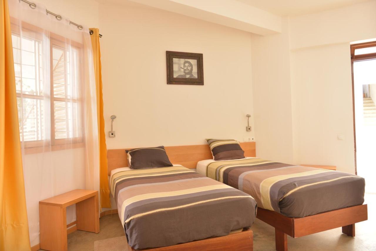 Residencial Che Guevara Bed & Breakfast 민델로 외부 사진