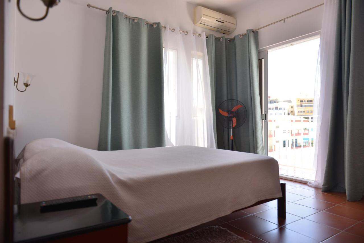 Residencial Che Guevara Bed & Breakfast 민델로 외부 사진