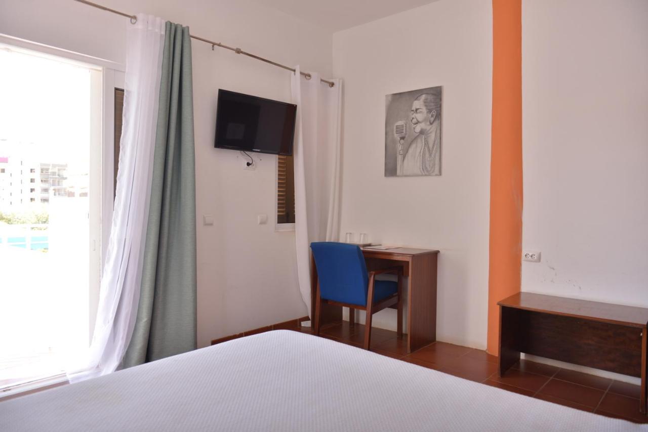 Residencial Che Guevara Bed & Breakfast 민델로 외부 사진