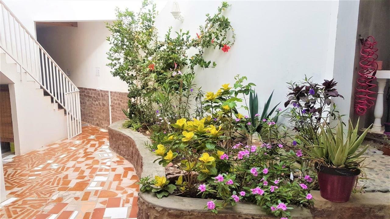 Residencial Che Guevara Bed & Breakfast 민델로 외부 사진